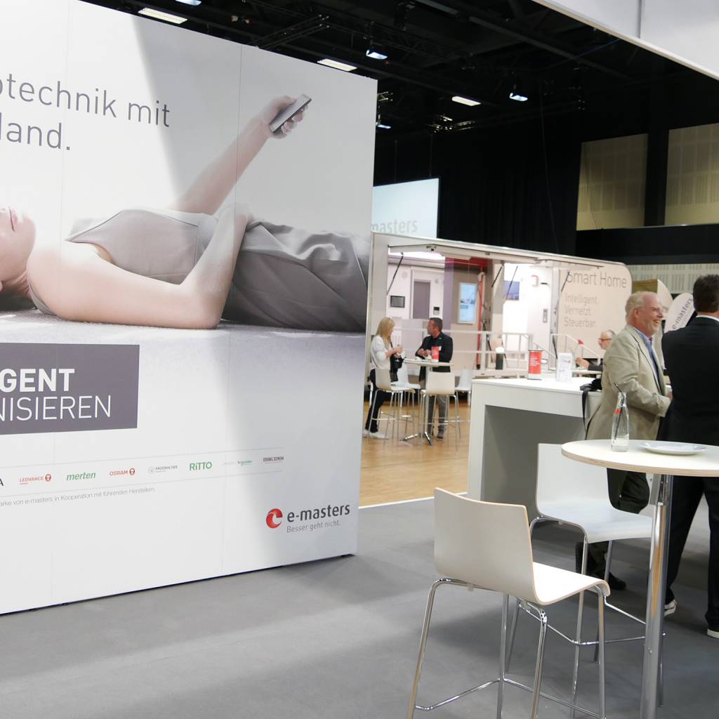 Ein Blick auf den Stand der Verbundgruppe e-masters.