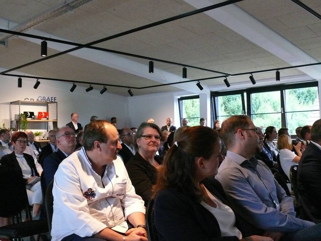 Händler, Einkäufer und Presse informierten sich in Arnsberg über die neue Strategie bei Graef.