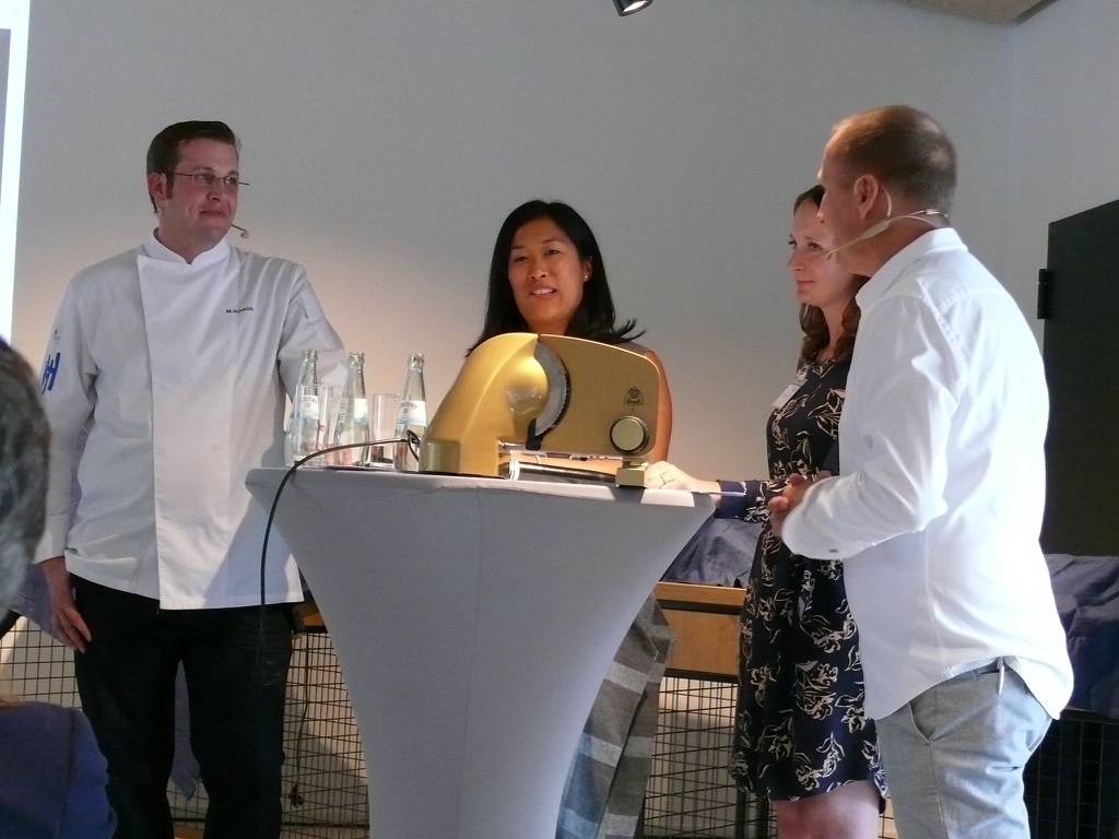 Chefkoch Michael Schmidt (l.) leitet das neues Bistro „Mund-Werk“.