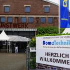 Premiere in Mönchengladbach: Erstmals fand die Domotechnik im „Kunstwerk“ statt, eine ehemalige Speicherhalle mit reichlich Charme.