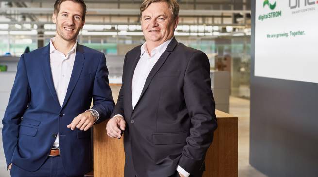 Adrian Obrist (li.), CEO der digitalSTROM AG und Bert de Haes (re.), CEO von ONE Smart Control.