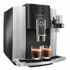 Der Kaffeevollautomat E8 Modell 2018 von Jura ist im Vergleich zum Vorgängermodell intuitiver in der Bedienung und bietet eine Vielzahl an Spezialitäten auf Knopfdruck an.