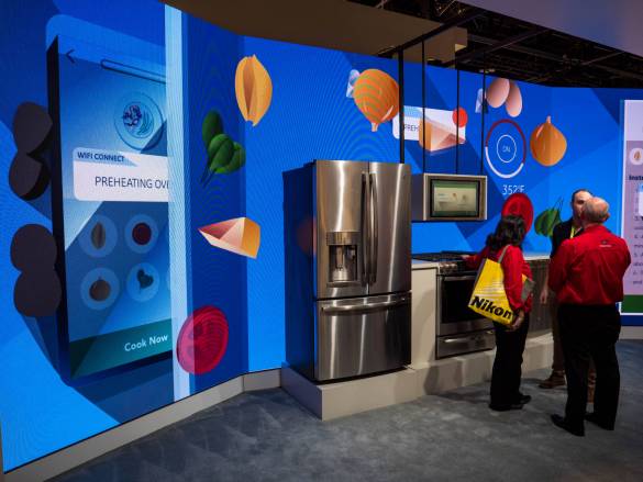 Smarte Vernetzung in der Küche visualisiert.