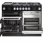 Falcon Herd Nexus SE mit drei Backöfen.