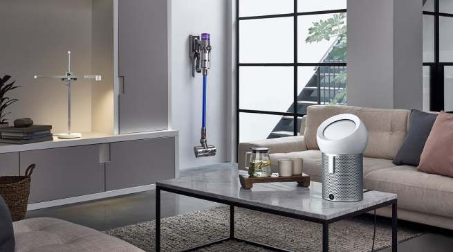 Akku-Staubsauger V11, Luftreiniger Pure Cool Me und Arbeitsplatzleute Lightcycle von Dyson