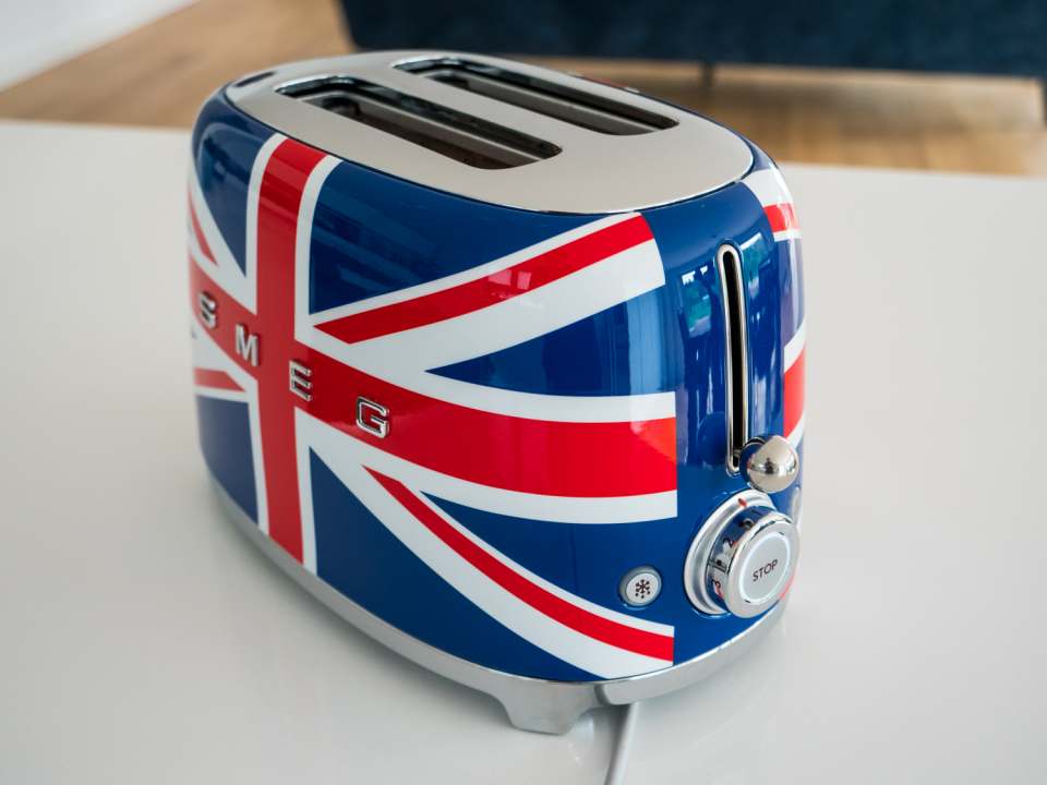 Ausprobiert Smeg Toaster im Union JackDesign mit Retrolook