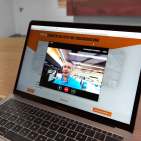 Menschliche Verknüpfung von Online- und Offline-Handel.