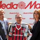 Das Lachen von 2015 ist mittlerweile allen Beteiligten abhandengekommen: der FC Ingolstadt und MediaMarkt schreiben derzeit keine Erfolgsgeschichte.