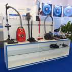 Durch Saugroboter und Akku-Sauger hat das Segment Bodenpflege ganz enorm an Bedeutung gewonnen. Die Investition in ein solches POS-Möbel macht sich für unsere IQ-Fachhändler durch die höheren Abverkäufe in diesem Bereich schnell bezahlt, ist telering überzeugt.