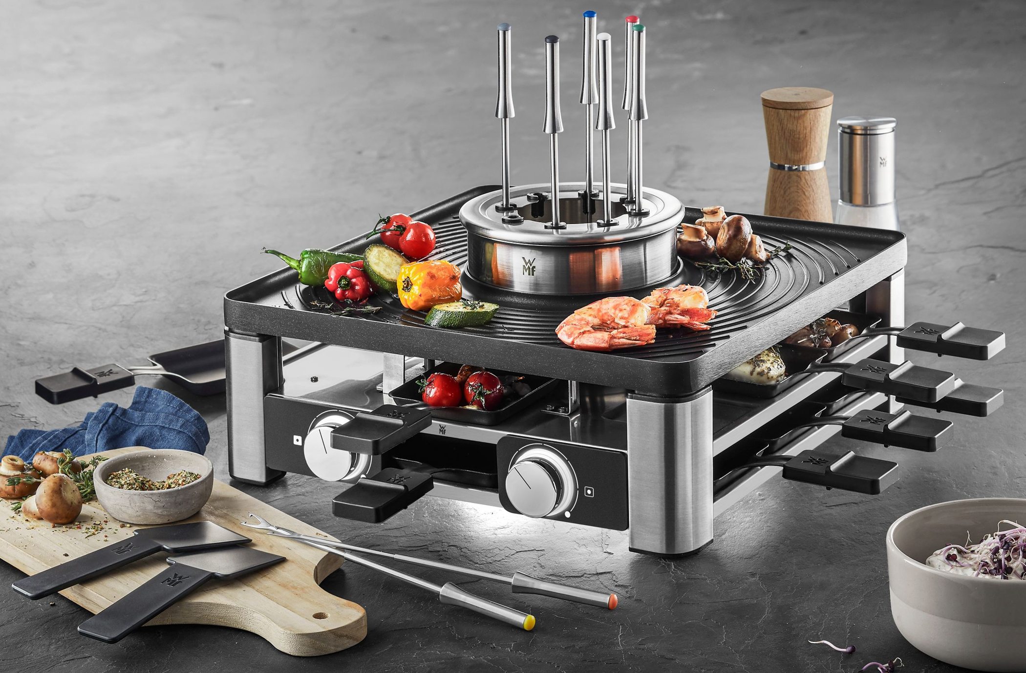 WMF Lumero Gourmet Station 3-in-1 ist Raclette, Fondue und Tischgrill.