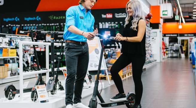 Nicht nur für Großstädter: Mittlerweile umstrittene E-Scooter für Alle.
