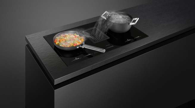 Smeg Induktionskochfeld HOBD682D mit integriertem Dunstabzug.