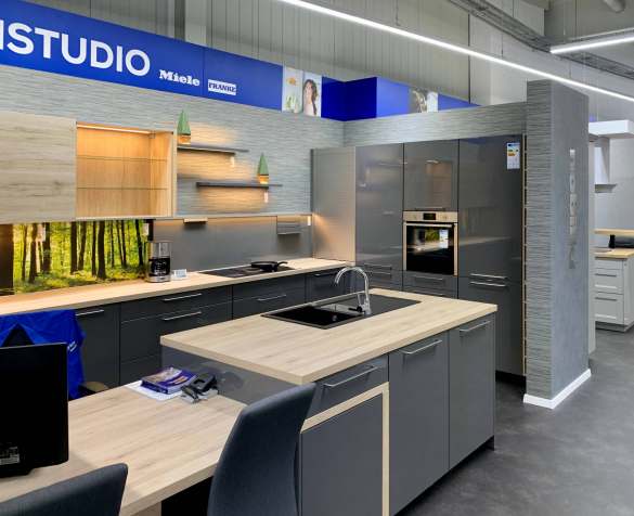 Auch ein Küchenstudio ist wieder integriert.