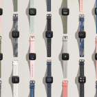 Mit dem Kauf von Fitbit, hier die Fitness Smartwatch Versa 2, will Google zu Konkurrent Apple aufschließen.