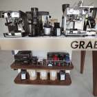 Erfolgreich in Szene gesetzt: POS-Möbel für Graef Siebträger-Espressomaschinen.