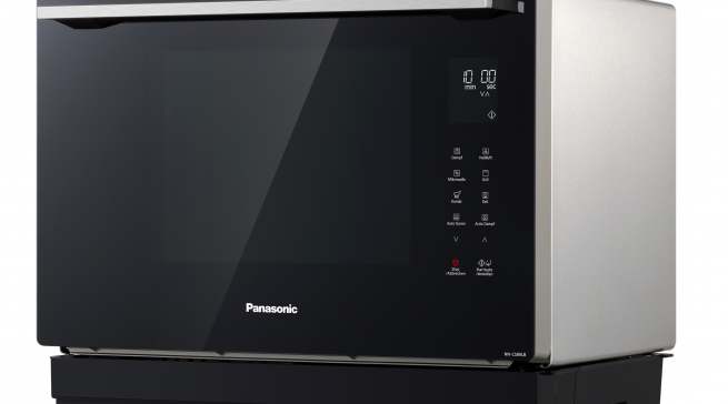 Panasonic Dampfgar-Ofen NN-CS89LB mit Dampfgarer, Heißluftofen, Inverter-Mikrowelle und Grillfunktion in einem Gehäuse.