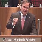 NRW-Ministerpräsident Armin Laschet am Dienstag in der Sondersitzung des Landtages. Screenshot infoboard.de
