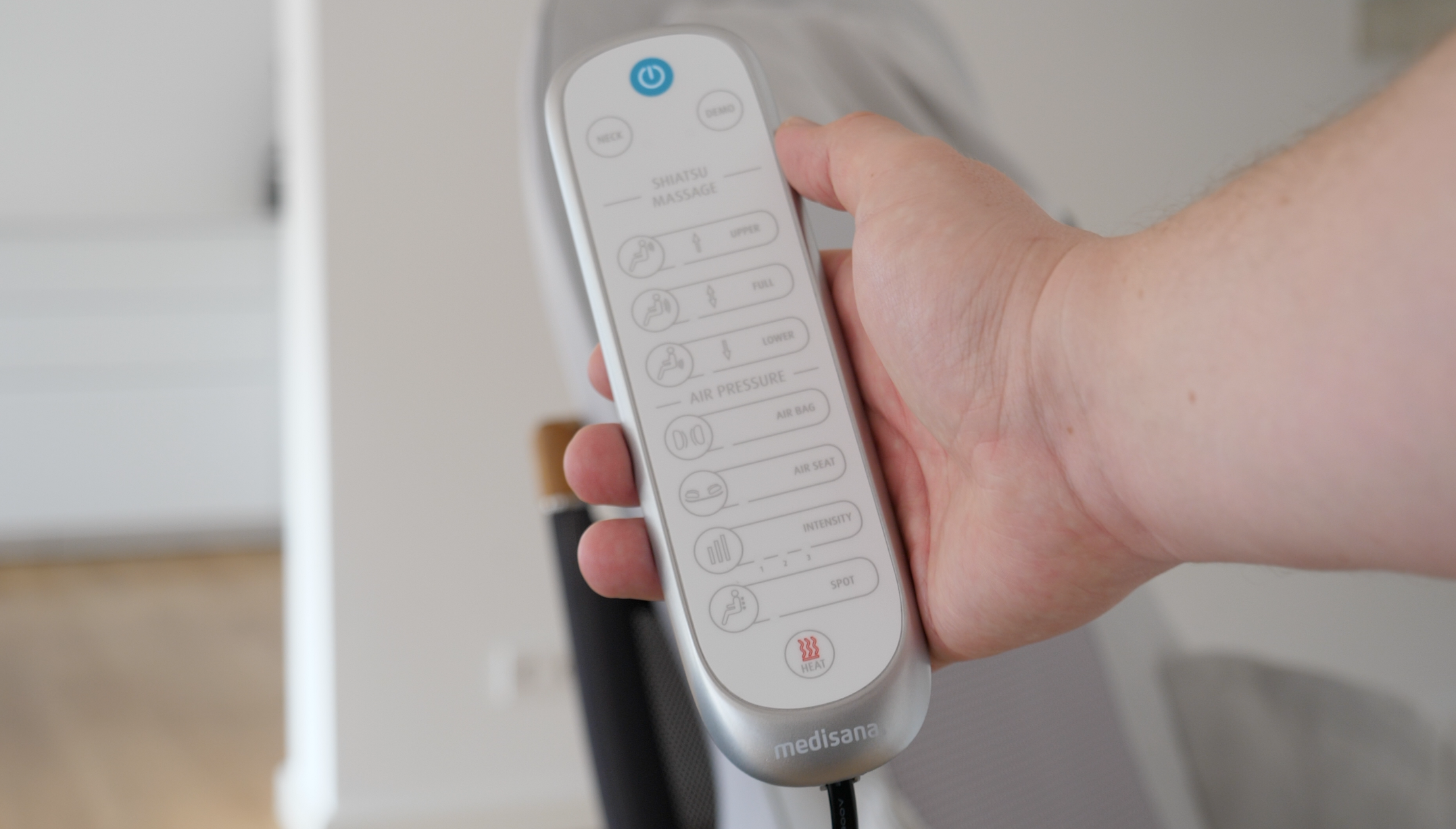 Medisana MCG 820 Komfort Shiatsu-Akupressur-Massagesitzauflage – Fernbedienung