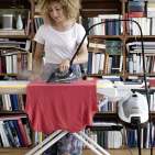 Kärcher Bügeleisen EasyFinish mit Anschluss an Dampfreiniger.