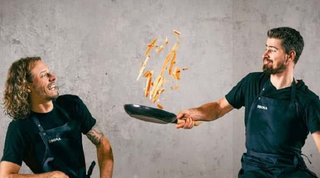 Ruckzuck fertig: 27 Radfahrer aus neun Nationen präsentieren Rezepte aus aller Welt.