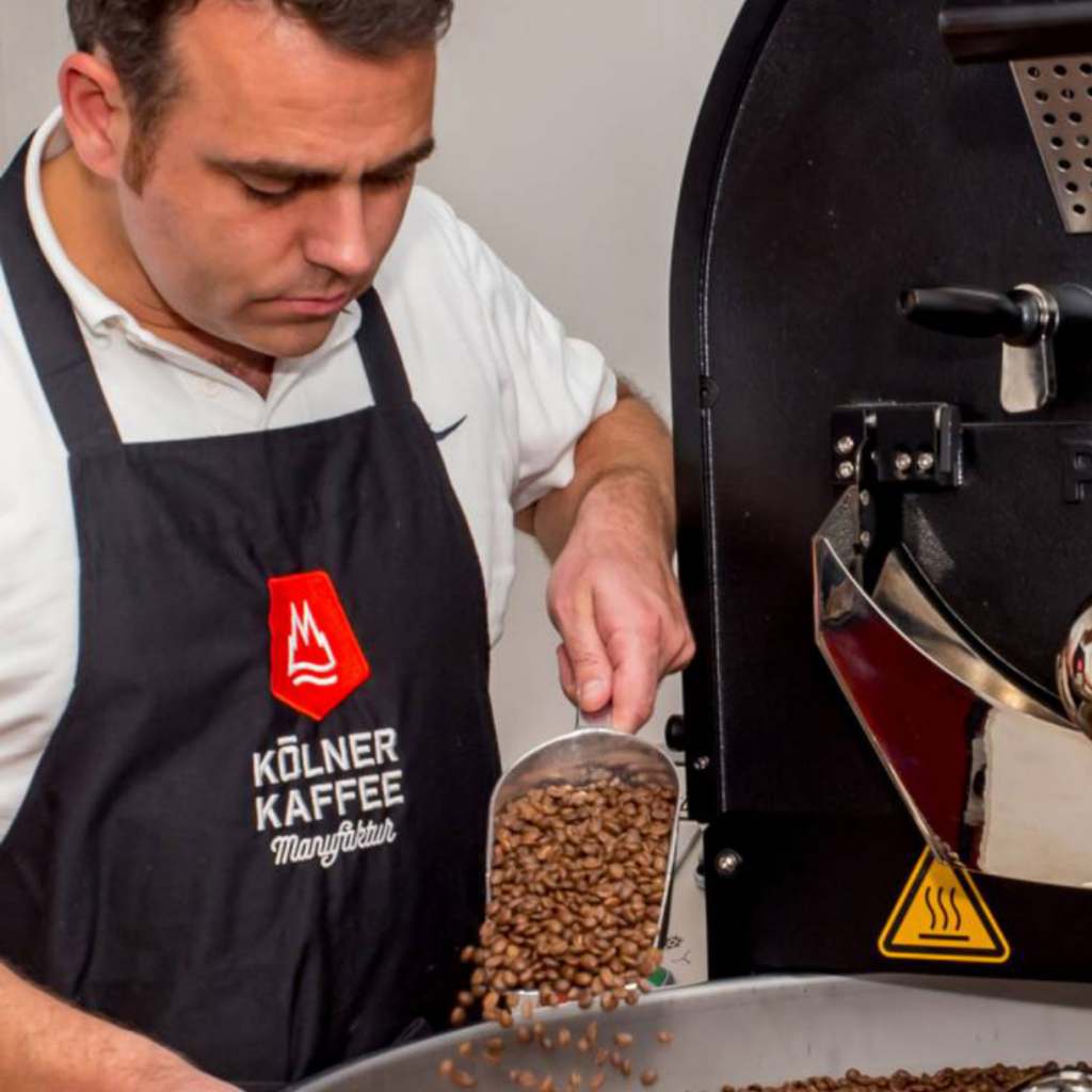 Georg Hempsch von der „Kölner Kaffeemanufaktur“ beliefert „esperto“ in Frechen.
