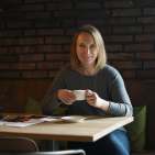 Startet natürlich mit Kaffee in den Tag: Franziska Graef.