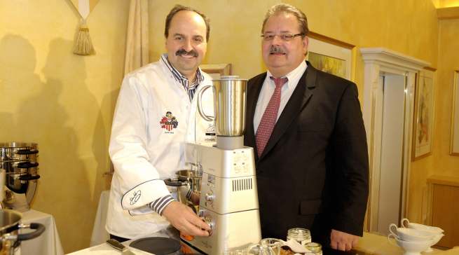 Zwei, die sich in den vergangenen zehn Jahren oft begegnet sind: Helmut Geltner und TV-Koch-Ikone Johann Lafer.