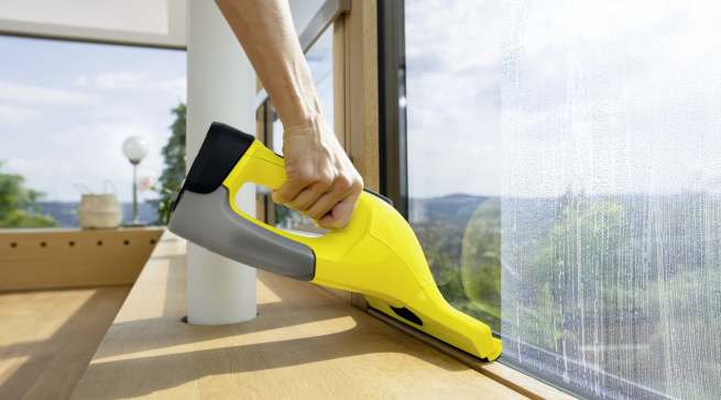 Der WV 6 von Kärcher verspricht ein bequemeres wie effektiveres Fensterputzen.