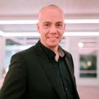 „Es ist eine wunderbare Aufgabe, die Tradition bei Beurer zu erleben und das Unternehmen mit qualitativ hochwertigen, innovativen Produkten in ein neues Zeitalter zu führen“, sagt Holger Nicolei zu seinem neuen Verantwortungsbereich bei Beurer.