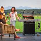 Grillen und Chillen. Das Equipment der Traditionsmarke Rösle aus dem Allgäu macht beides zugleich möglich.