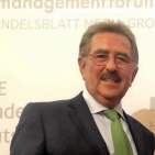 „Der alternative Klageweg wäre ein wenig geeignetes Mittel, um die besondere Situation im Einzelhandel und in der Immobilienwirtschaft zu sichern“, so HDE-Präsident Josef Sanktjohanser.