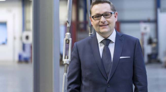 „Deutschland ist zwar ein Land, das Kaffeevariationen liebt und nicht umsonst als Land der Milchschaumschlürfer gilt. Kaffeegetränk Nummer eins ist und bleibt aber der Filterkaffee. Genau hier setzen wir mit unserer Kompetenz von über 30 Jahren Erfahrung im Bereich Filterkaffee an“, sagt Severin-Geschäftsführer Christian Strebl