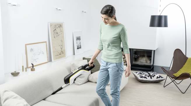 Moderne Putzhilfen unterstützen den Wunsch nach Ordnung und Sauberkeit. Im Alltag erweisen sich die technischen Helfer als echter Segen.