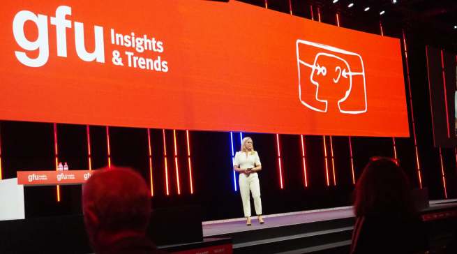 Judith Rakers führt wie gewohnt durch die Veranstaltung.