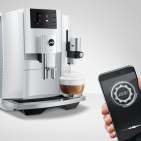 Jura Kaffeevollautomat E8 Modell 2020 mit 17 Spezialitäten auf Knopfdruck.