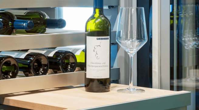 Mit der Erweiterung der Monolith-Reihe können Weinliebhaber ihren Vorrat nicht nur optimal lagern und effizient kühlen, sondern auch stilvoll präsentieren.
