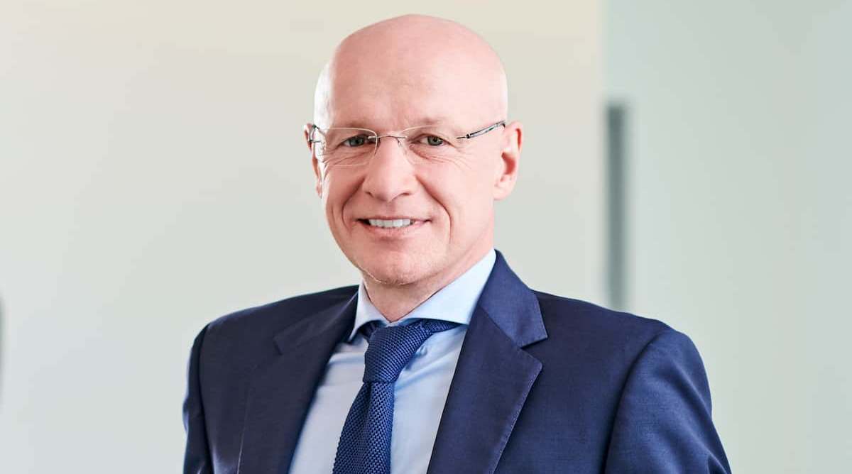 „Die Aufnahme von Büchern in das Produktportfolio bietet expert erfolgsversprechendes Potenzial als Sortimentsergänzung und spricht eine attraktive Zielgruppe an“, Frank Harder, Vorstand für Vertrieb, Marketing und E-Commerce der expert SE.