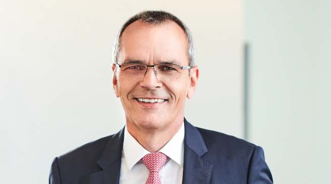 „Wir freuen uns, dass in den kommenden Wochen schrittweise Normalität in unseren Geschäftsbetrieb zurückkehren wird“, expert SE Vorstandsvorsitzender Dr. Stefan Müller.