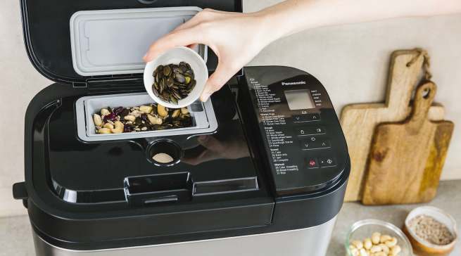 Panasonic Brotbackautomat SD-YR2550 mit 31 Programmen.