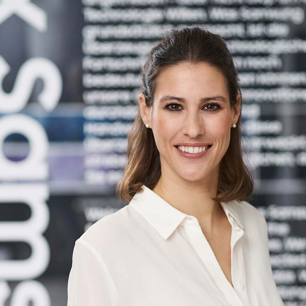 „Wir versuchen stets, die Nutzung und Bedienung unserer Produkte noch einfacher, komfortabler und flexibler zu machen und sie noch besser an die Bedürfnisse der Nutzer anzupassen“, Katharina Visic, Head of Product Management, Samsung.