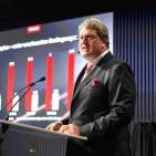 Bleibt Sprecher der deutschen Hausgeräteindustrie: Dr. Reinhard Zinkann.