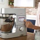Die Küchenmaschine Cooking Chef XL von Kenwood ist ein starker Küchenpartner für Grill-, Back- und Kochfans.