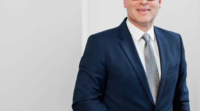 „Die Krise ist noch nicht vorbei, für viele Einzelhändler ist die Lage nach wie vor sehr schwierig“, HDE-Hauptgeschäftsführer Stefan Genth. Foto: HDE/Hoffotografen