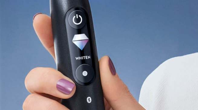 Einfache Navigation durch verschiedene Funktionen und Einstellungen der Bürste.