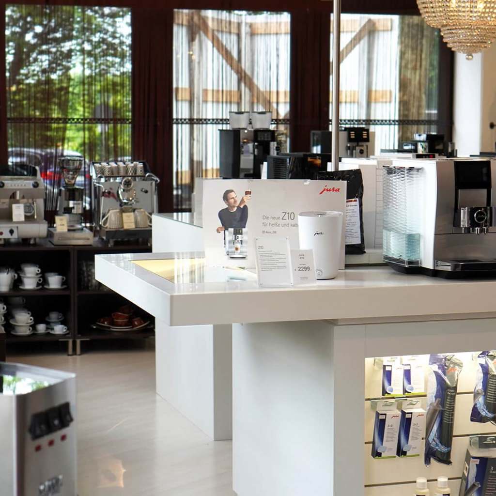 Ob Kaffee-Vollautomaten oder Siebträger: Angeboten werden hochwertige Kaffeemaschinen, erlesene Kaffeesorten und Pflegemittel.