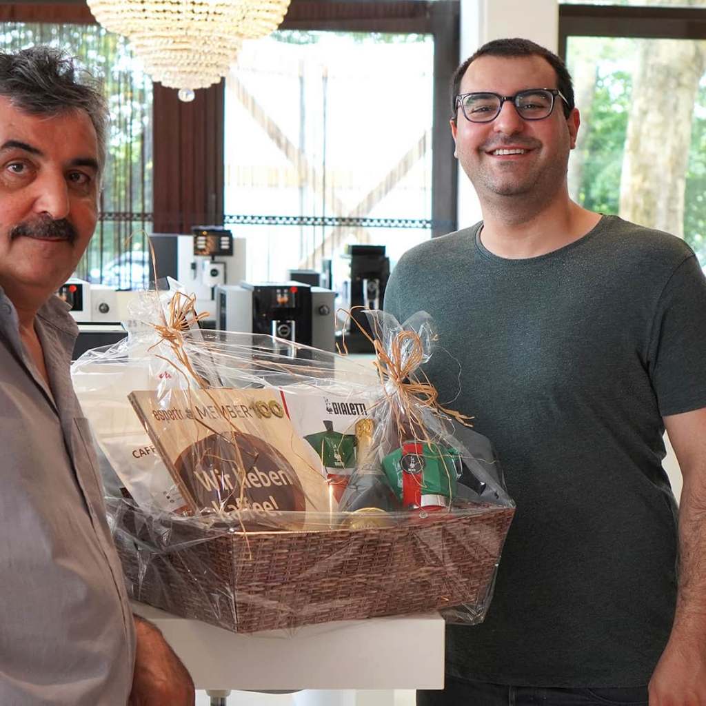 Führen eine Top-Adresse für Genuss-Verstärker rund um die braune Bohne: Masis und Sandro Gharehbaki.