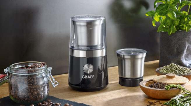 Allround-Talent: Die kleine Mühle CM102 von GRAEF mahlt unterwegs alles was zum perfekten Frühstück gehört