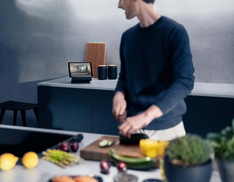 Intelligente Küche erwacht zum Leben – Mit dem Smart Kitchen Dock präsentiert Siemens Hausgeräte ein Voice-First-Smart-Display speziell für die Küche
