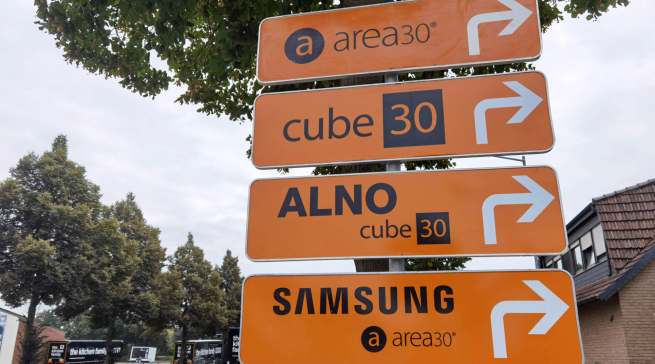 Verkehrsleitsystem zu den Hot Spots der Küchenmeile, gesehen in Löhne.