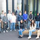 Die neuen Auszubildenden und dual Studierenden der BSH Hausgeräte GmbH am Standort Giengen.